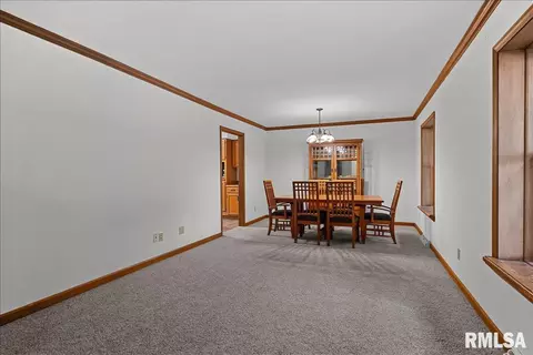 Dining - 2525 Lindbergh Blvd, Springfield, IL 62704 photo 1 of 3