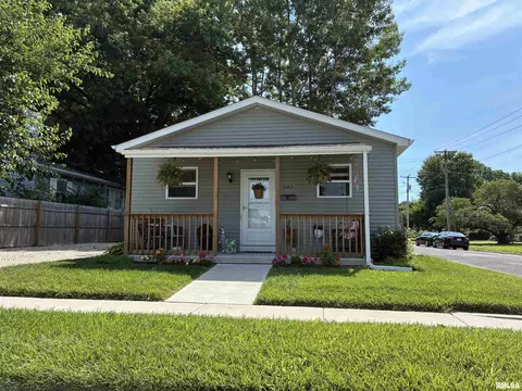 502 N Pawnee St, Taylorville, IL 62568