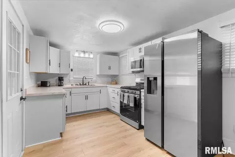 Kitchen - 1123 N Rutledge St, Springfield, IL 62702 photo 1 of 1