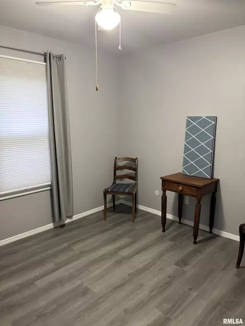 Bedroom - 1901 Jeanette Ln, Springfield, IL 62702 photo 6 of 7