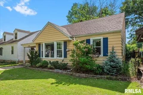 Exterior - 2309 S Pasfield St, Springfield, IL 62704 photo 3 of 8