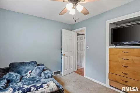 Bedroom - 2309 S Pasfield St, Springfield, IL 62704 photo 1 of 4