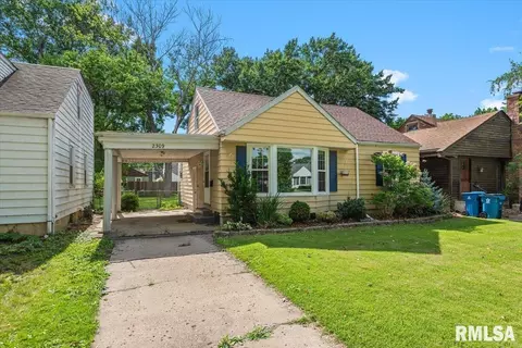 Exterior - 2309 S Pasfield St, Springfield, IL 62704 photo 2 of 8