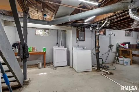 Other - 2309 S Pasfield St, Springfield, IL 62704 photo 6 of 7