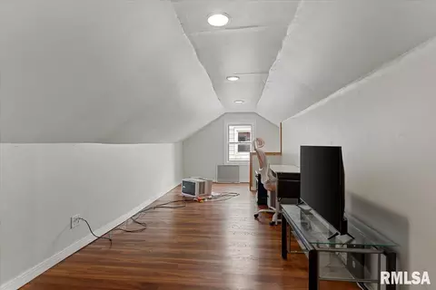 Other - 2309 S Pasfield St, Springfield, IL 62704 photo 5 of 7