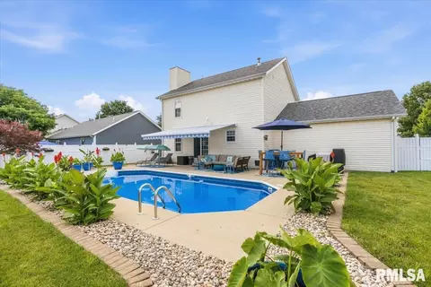 Exterior - 3712 Kerry Blvd, Springfield, IL 62712 photo 6 of 10