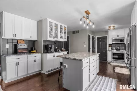 Kitchen - 3712 Kerry Blvd, Springfield, IL 62712 photo 4 of 4