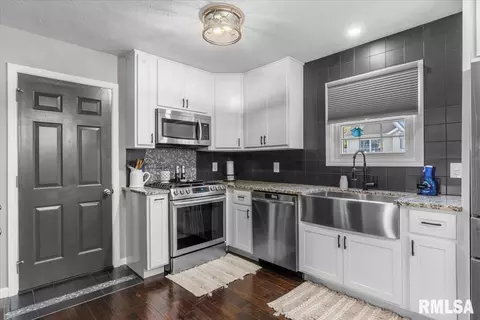 Kitchen - 3712 Kerry Blvd, Springfield, IL 62712 photo 2 of 4