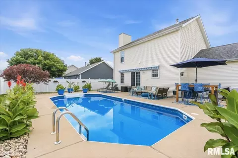 Exterior - 3712 Kerry Blvd, Springfield, IL 62712 photo 3 of 10