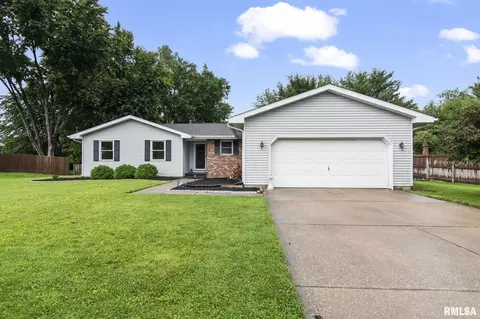 Exterior - 2421 Mayfair Rd, Springfield, IL 62703 photo 7 of 8