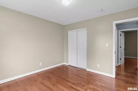 Bedroom - 2421 Mayfair Rd, Springfield, IL 62703 photo 8 of 9