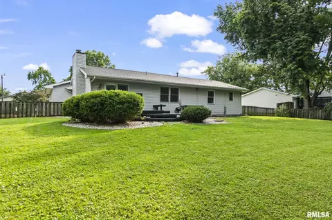 Exterior - 2421 Mayfair Rd, Springfield, IL 62703 photo 5 of 8