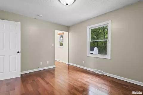 Bedroom - 2421 Mayfair Rd, Springfield, IL 62703 photo 1 of 9