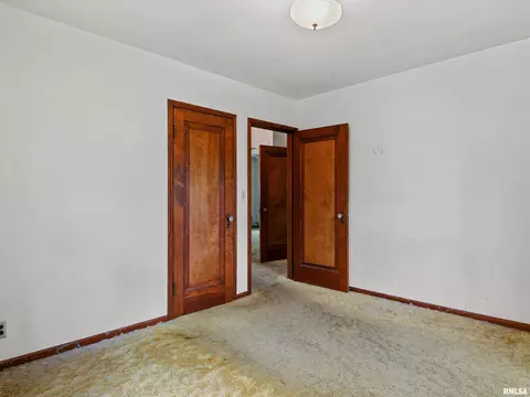 Bedroom - 609 Wood Ave, Springfield, IL 62702 photo 2 of 4