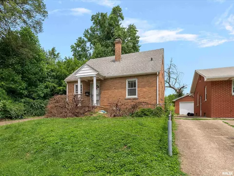 Exterior - 609 Wood Ave, Springfield, IL 62702 photo 2 of 10