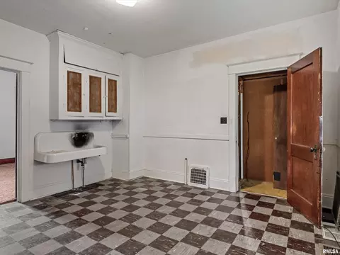 Other - 621 Wood Ave, Springfield, IL 62702 photo 2 of 4