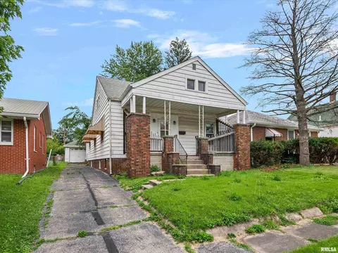 621 Wood Ave, Springfield, IL 62702