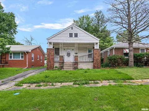 Exterior - 621 Wood Ave, Springfield, IL 62702 photo 1 of 6