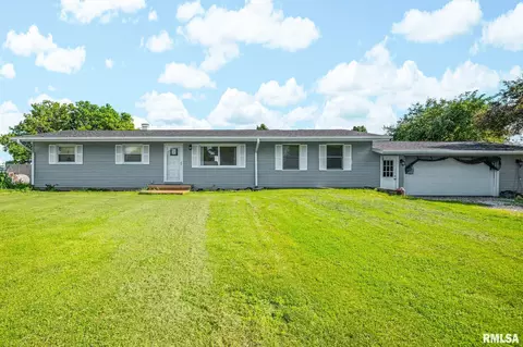 302 Bernard St, Abingdon, IL 61410