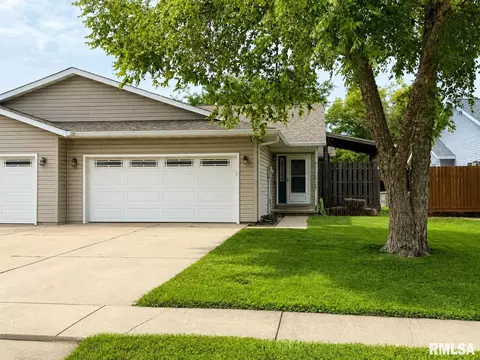 153 Wintergreen Dr, Chatham, IL 62629