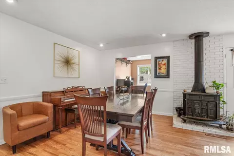 Dining - 11 Lansing Dr, Springfield, IL 62703 photo 3 of 3