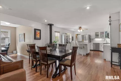 Dining - 11 Lansing Dr, Springfield, IL 62703 photo 1 of 3
