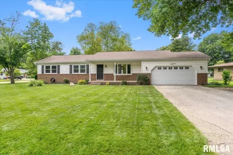 11 Lansing Dr, Springfield, IL 62703