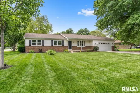 Exterior - 11 Lansing Dr, Springfield, IL 62703 photo 2 of 7
