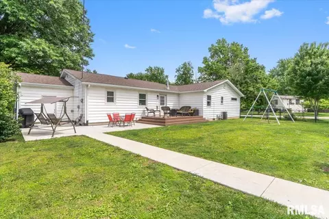 Exterior - 11 Lansing Dr, Springfield, IL 62703 photo 5 of 7