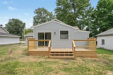 Exterior - 709 S Kickapoo St, Lincoln, IL 62656 photo 2 of 3
