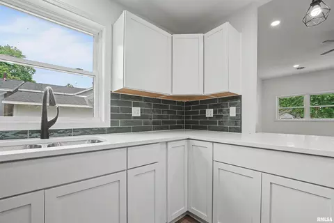 Kitchen - 709 S Kickapoo St, Lincoln, IL 62656 photo 3 of 3