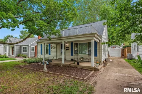 2428 S State St, Springfield, IL 62704