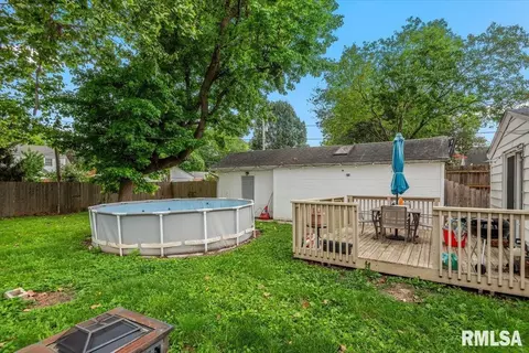 Exterior - 2428 S State St, Springfield, IL 62704 photo 3 of 5