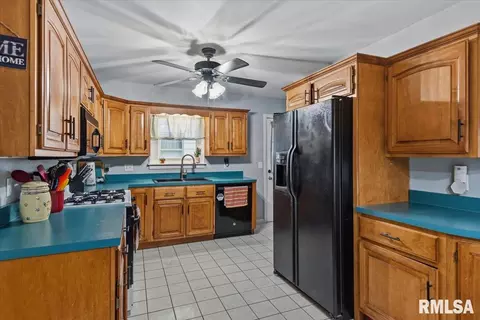 Other - 2428 S State St, Springfield, IL 62704 photo 5 of 9