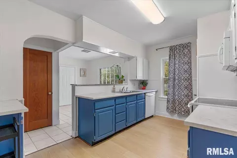 Kitchen - 2535 S 8th St, Springfield, IL 62703 photo 1 of 1
