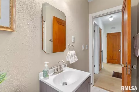 Bath - 2535 S 8th St, Springfield, IL 62703 photo 2 of 2