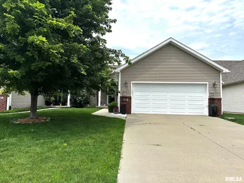 605 Jetty Dr, Chatham, IL 62629
