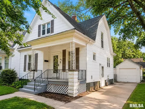 Exterior - 831 Henrietta St, Springfield, IL 62704 photo 2 of 3