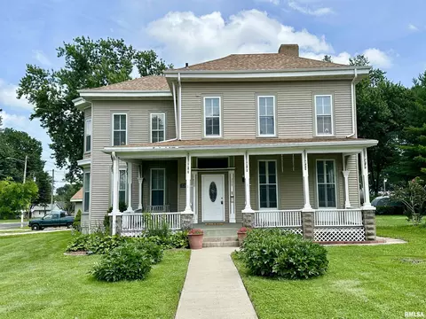 1206 S Clay Ave, Jacksonville, IL 62650