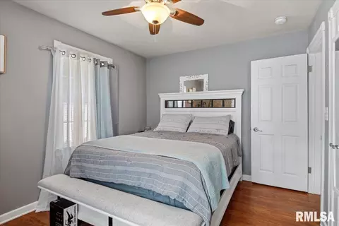 Bedroom - 1713 Holmes Ave, Springfield, IL 62704 photo 5 of 6