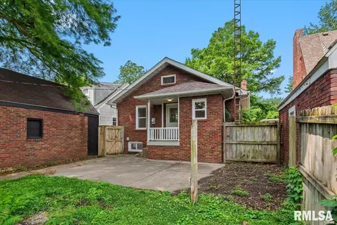 Exterior - 1902 Dial Ct, Springfield, IL 62704 photo 3 of 5