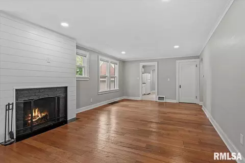 Living - 1902 Dial Ct, Springfield, IL 62704 photo 1 of 3