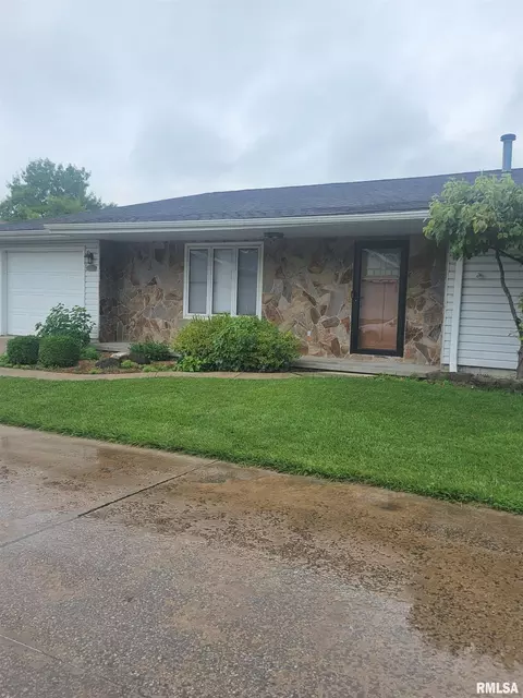 120 Augustus Ln, Springfield, IL 62703