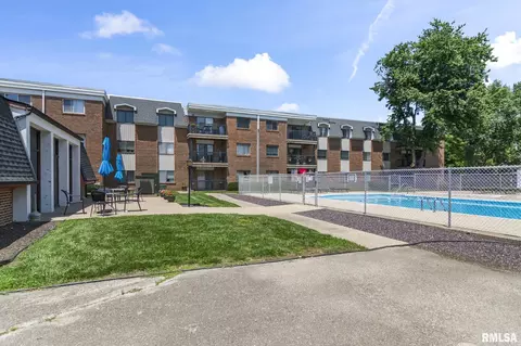 Exterior - 2650 Cooper Ave, Springfield, IL 62702 photo 3 of 4