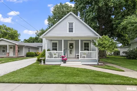 112 N Emmett, Virden, IL 62690