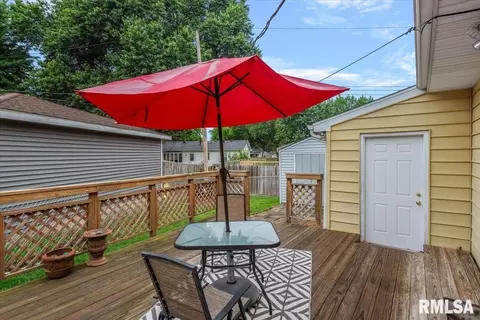 Exterior - 124 Nottingham Rd, Springfield, IL 62704 photo 4 of 7