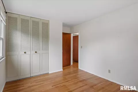Bedroom - 124 Nottingham Rd, Springfield, IL 62704 photo 5 of 7