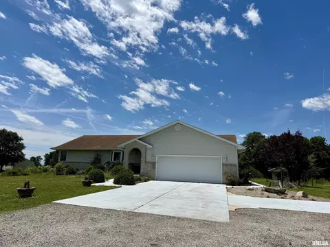 24822 Brookwood Hills Rd, Athens, IL 62613