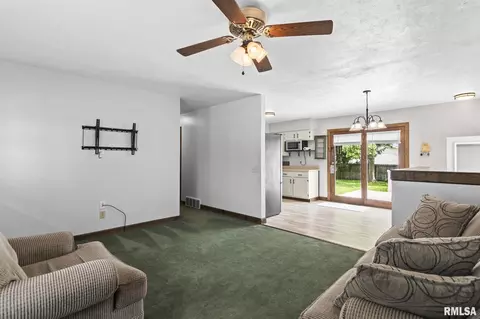 3025 E Griffiths Ave, Springfield, IL 62702 photo 11