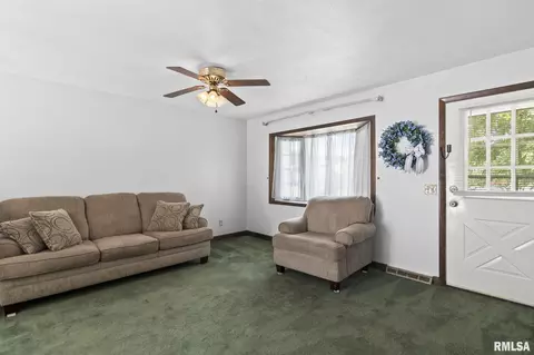 3025 E Griffiths Ave, Springfield, IL 62702 photo 4